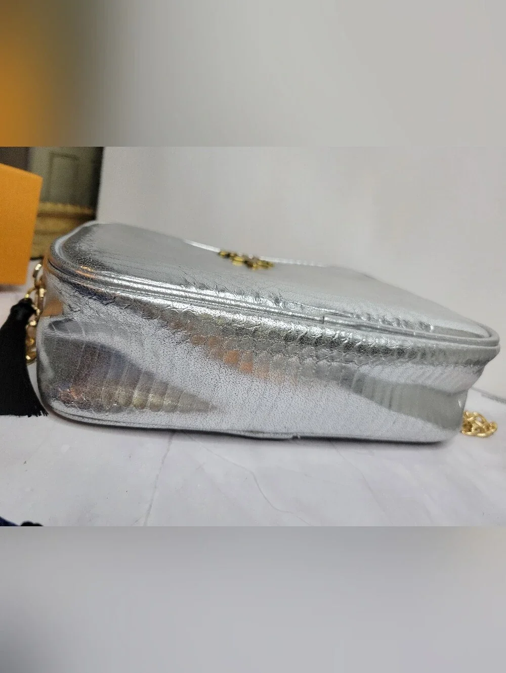 Chic Silver Snake Print Crossbody Bag